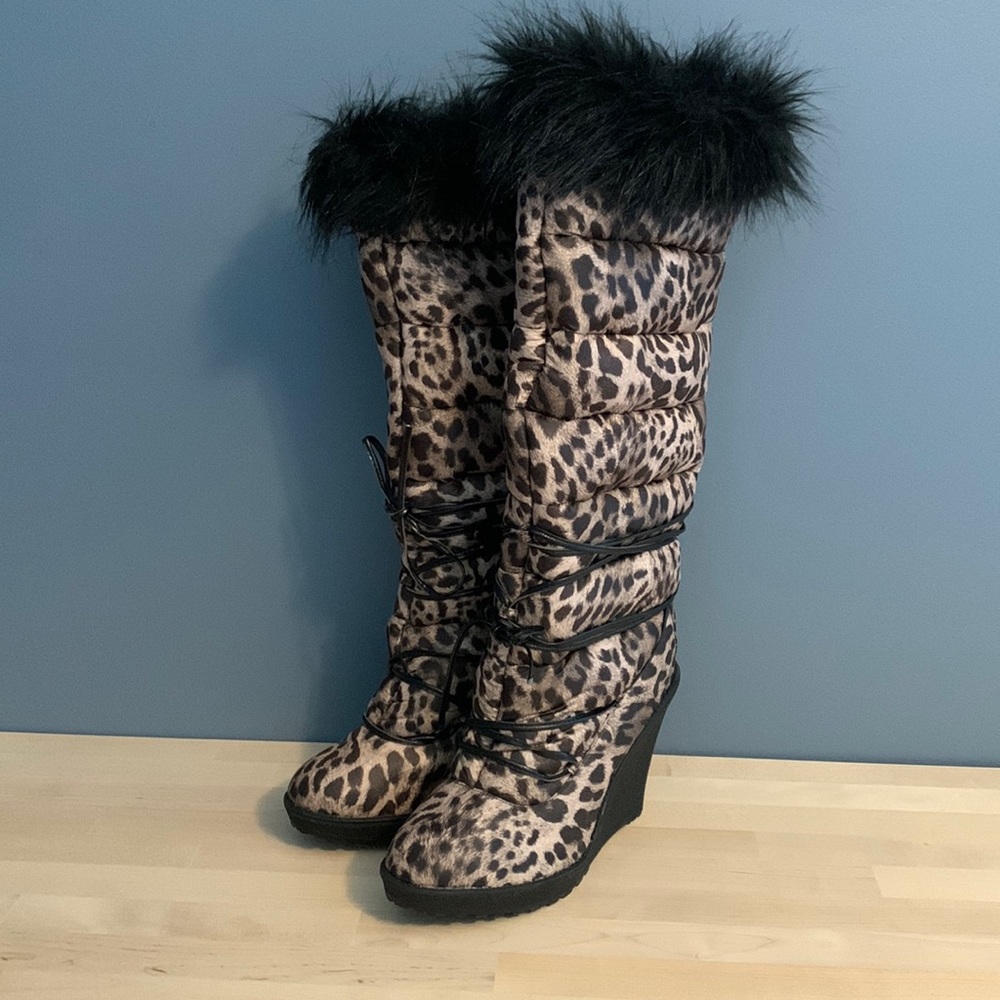 Colin Stuart Faux Fur Trimmed Chetah Print Wedged Puffer Snow Boots